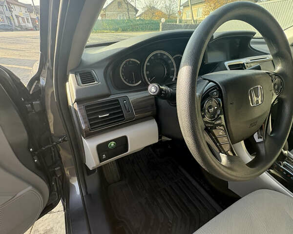 Сірий Хонда Аккорд, об'ємом двигуна 2.36 л та пробігом 155 тис. км за 12900 $, фото 16 на Automoto.ua