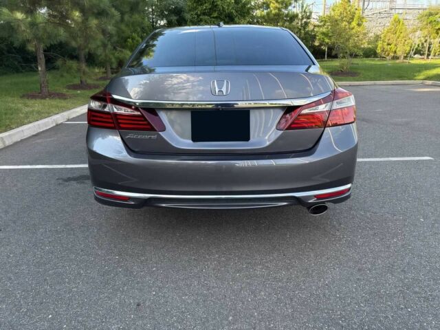 Серый Хонда Аккорд, объемом двигателя 2.4 л и пробегом 61 тыс. км за 7800 $, фото 5 на Automoto.ua