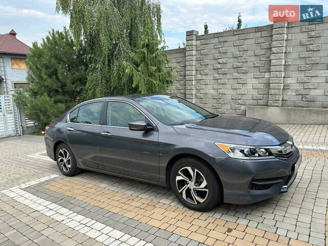 Серый Хонда Аккорд, объемом двигателя 2.4 л и пробегом 72 тыс. км за 15800 $, фото 5 на Automoto.ua
