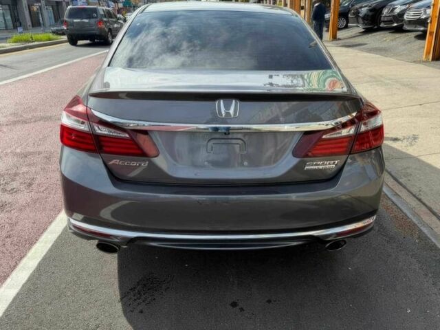 Серый Хонда Аккорд, объемом двигателя 2.4 л и пробегом 52 тыс. км за 3800 $, фото 4 на Automoto.ua