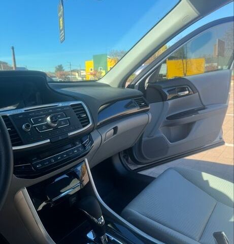 Серый Хонда Аккорд, объемом двигателя 2 л и пробегом 122 тыс. км за 13000 $, фото 4 на Automoto.ua