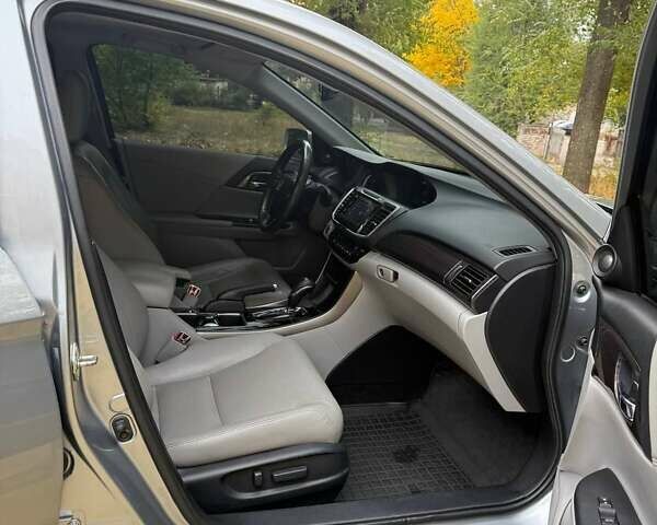 Сірий Хонда Аккорд, об'ємом двигуна 2.4 л та пробігом 115 тис. км за 12900 $, фото 11 на Automoto.ua