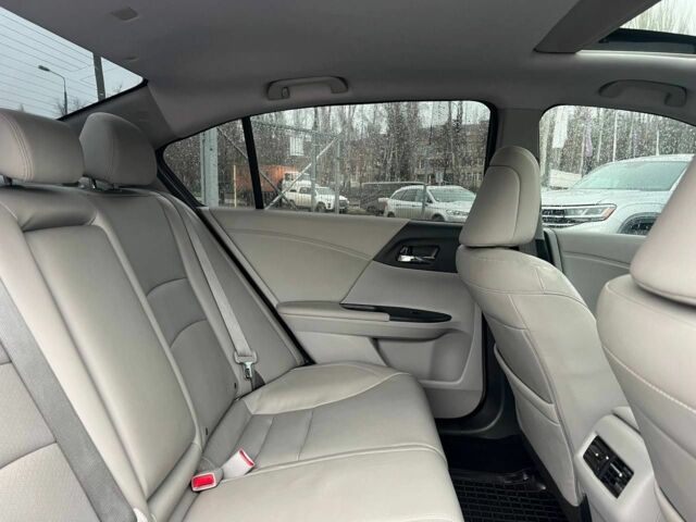 Серый Хонда Аккорд, объемом двигателя 2.4 л и пробегом 120 тыс. км за 11999 $, фото 20 на Automoto.ua