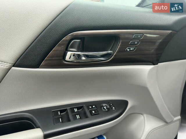 Сірий Хонда Аккорд, об'ємом двигуна 3.5 л та пробігом 107 тис. км за 17900 $, фото 39 на Automoto.ua