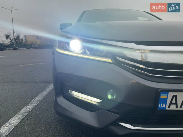 Сірий Хонда Аккорд, об'ємом двигуна 3.5 л та пробігом 107 тис. км за 17900 $, фото 6 на Automoto.ua