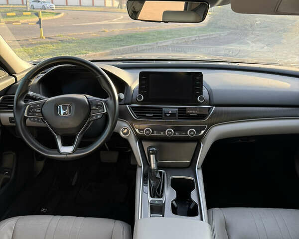 Серый Хонда Аккорд, объемом двигателя 1.5 л и пробегом 120 тыс. км за 18500 $, фото 4 на Automoto.ua