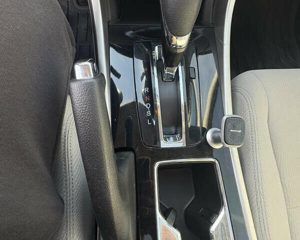 Сірий Хонда Аккорд, об'ємом двигуна 2.36 л та пробігом 155 тис. км за 12900 $, фото 24 на Automoto.ua