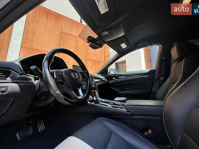 Серый Хонда Аккорд, объемом двигателя 1.5 л и пробегом 95 тыс. км за 17800 $, фото 12 на Automoto.ua