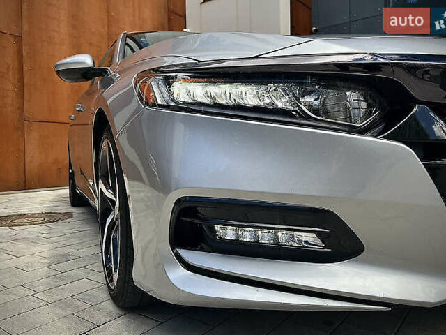 Серый Хонда Аккорд, объемом двигателя 1.5 л и пробегом 95 тыс. км за 17800 $, фото 3 на Automoto.ua