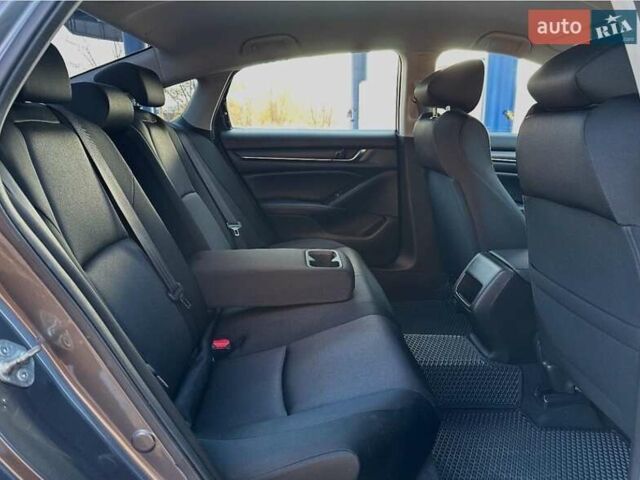 Серый Хонда Аккорд, объемом двигателя 2 л и пробегом 182 тыс. км за 18500 $, фото 3 на Automoto.ua