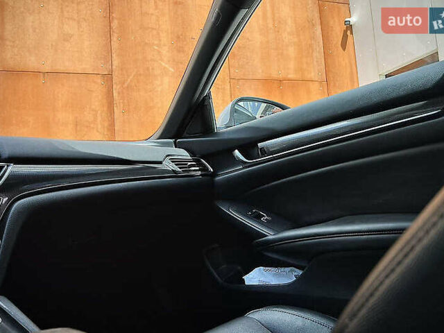 Серый Хонда Аккорд, объемом двигателя 1.5 л и пробегом 95 тыс. км за 17800 $, фото 14 на Automoto.ua