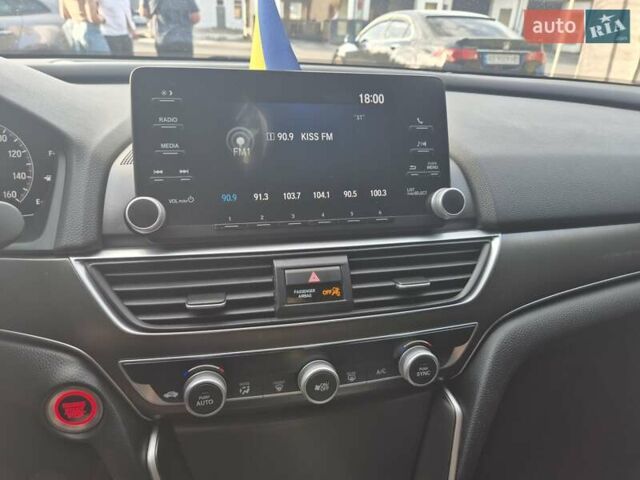 Серый Хонда Аккорд, объемом двигателя 1.5 л и пробегом 112 тыс. км за 15999 $, фото 19 на Automoto.ua