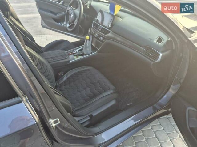 Серый Хонда Аккорд, объемом двигателя 1.5 л и пробегом 112 тыс. км за 15999 $, фото 11 на Automoto.ua