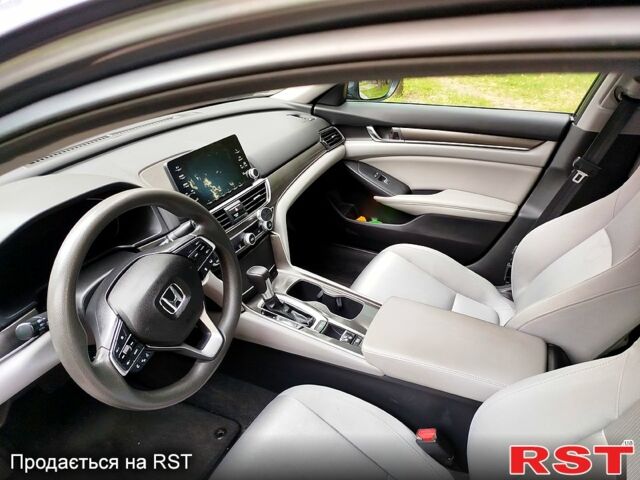 Серый Хонда Аккорд, объемом двигателя 1.5 л и пробегом 69 тыс. км за 13999 $, фото 2 на Automoto.ua