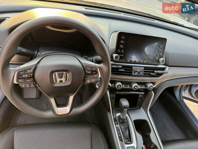 Серый Хонда Аккорд, объемом двигателя 1.5 л и пробегом 39 тыс. км за 17500 $, фото 4 на Automoto.ua