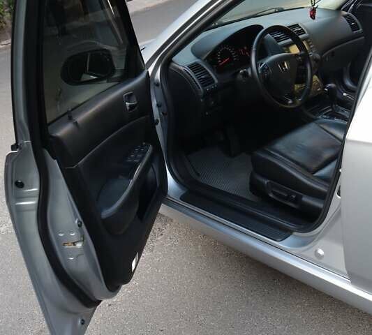 Сірий Хонда Аккорд, об'ємом двигуна 2.4 л та пробігом 248 тис. км за 7400 $, фото 9 на Automoto.ua
