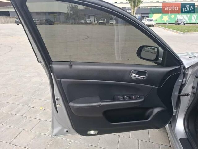 Серый Хонда Аккорд, объемом двигателя 2.35 л и пробегом 248 тыс. км за 7500 $, фото 7 на Automoto.ua