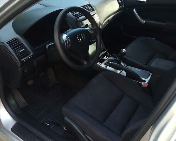 Серый Хонда Аккорд, объемом двигателя 2 л и пробегом 349 тыс. км за 6000 $, фото 9 на Automoto.ua