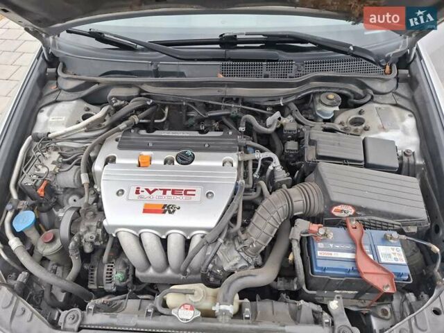 Серый Хонда Аккорд, объемом двигателя 2.35 л и пробегом 248 тыс. км за 7500 $, фото 28 на Automoto.ua