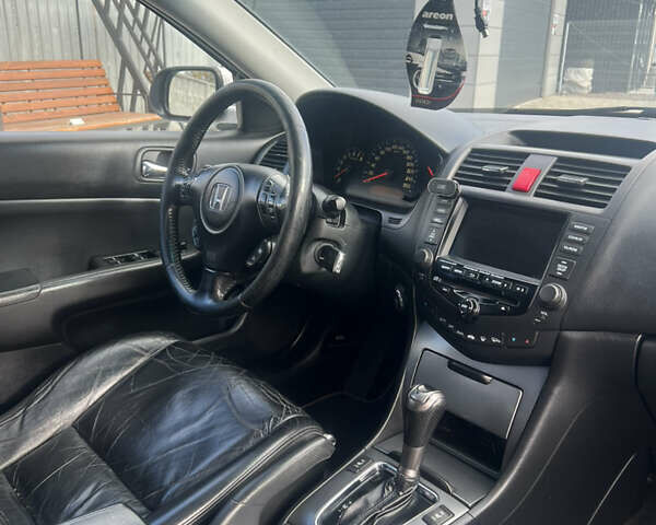 Серый Хонда Аккорд, объемом двигателя 2.35 л и пробегом 272 тыс. км за 6000 $, фото 17 на Automoto.ua