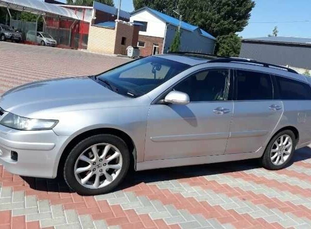 Серый Хонда Аккорд, объемом двигателя 2.4 л и пробегом 260 тыс. км за 6000 $, фото 1 на Automoto.ua