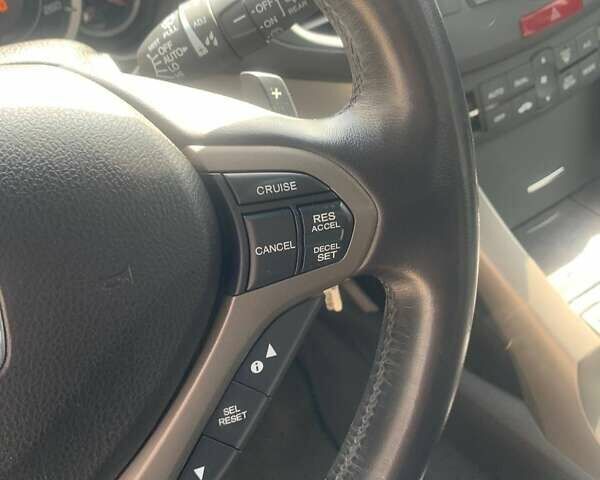 Серый Хонда Аккорд, объемом двигателя 2.4 л и пробегом 200 тыс. км за 11500 $, фото 14 на Automoto.ua