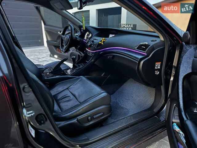 Серый Хонда Аккорд, объемом двигателя 2.2 л и пробегом 330 тыс. км за 7900 $, фото 19 на Automoto.ua