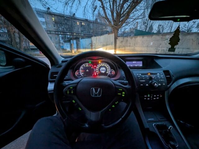 Серый Хонда Аккорд, объемом двигателя 2.2 л и пробегом 237 тыс. км за 3900 $, фото 4 на Automoto.ua