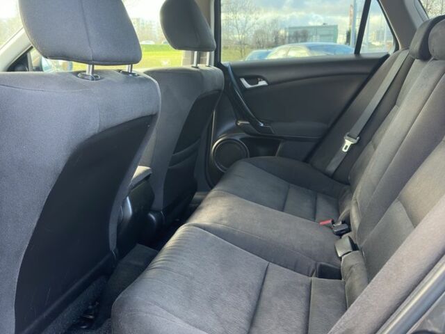 Серый Хонда Аккорд, объемом двигателя 2.2 л и пробегом 506 тыс. км за 3699 $, фото 6 на Automoto.ua