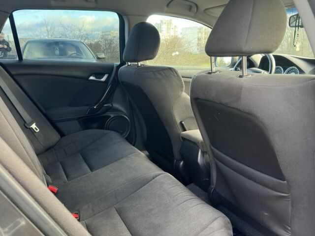 Серый Хонда Аккорд, объемом двигателя 2.2 л и пробегом 506 тыс. км за 3699 $, фото 7 на Automoto.ua