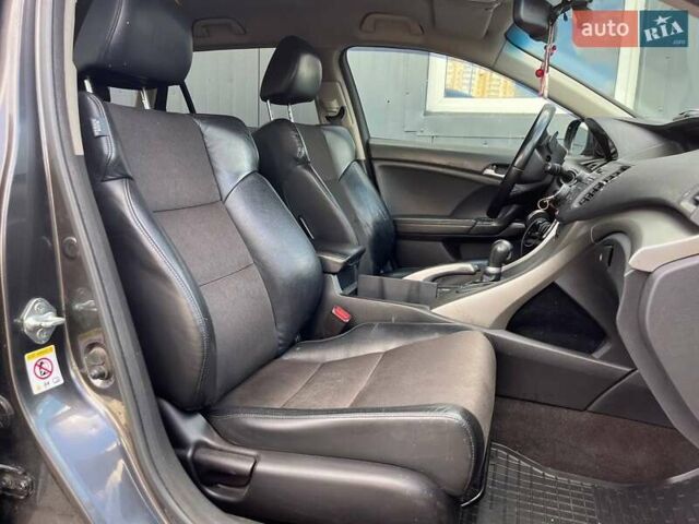 Серый Хонда Аккорд, объемом двигателя 2.35 л и пробегом 244 тыс. км за 9690 $, фото 11 на Automoto.ua