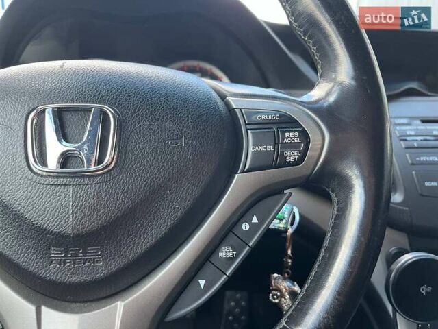 Серый Хонда Аккорд, объемом двигателя 2.35 л и пробегом 244 тыс. км за 9690 $, фото 22 на Automoto.ua