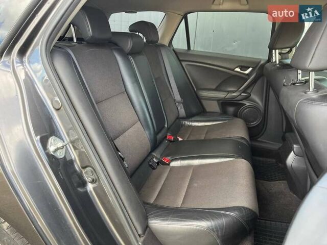 Серый Хонда Аккорд, объемом двигателя 2.35 л и пробегом 244 тыс. км за 9690 $, фото 10 на Automoto.ua