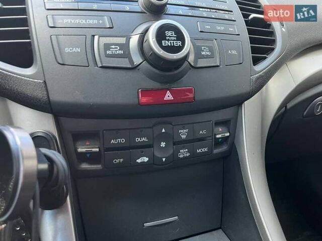 Серый Хонда Аккорд, объемом двигателя 2.35 л и пробегом 244 тыс. км за 9690 $, фото 25 на Automoto.ua