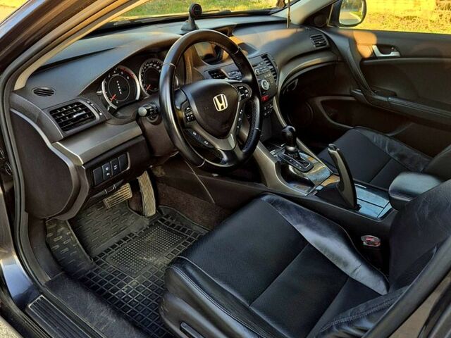 Серый Хонда Аккорд, объемом двигателя 2.2 л и пробегом 290 тыс. км за 9500 $, фото 3 на Automoto.ua