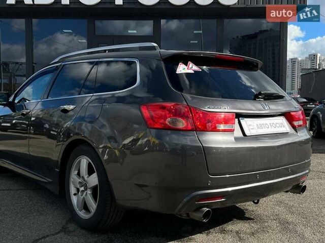 Серый Хонда Аккорд, объемом двигателя 2.35 л и пробегом 244 тыс. км за 9690 $, фото 5 на Automoto.ua