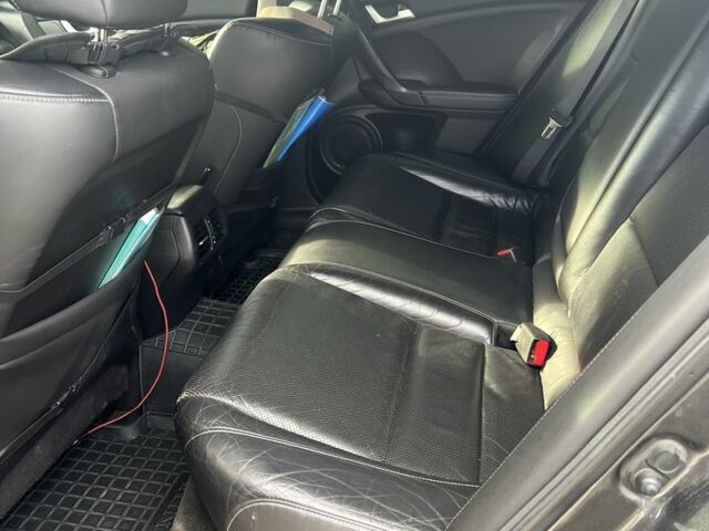 Серый Хонда Аккорд, объемом двигателя 2.4 л и пробегом 213 тыс. км за 10200 $, фото 8 на Automoto.ua