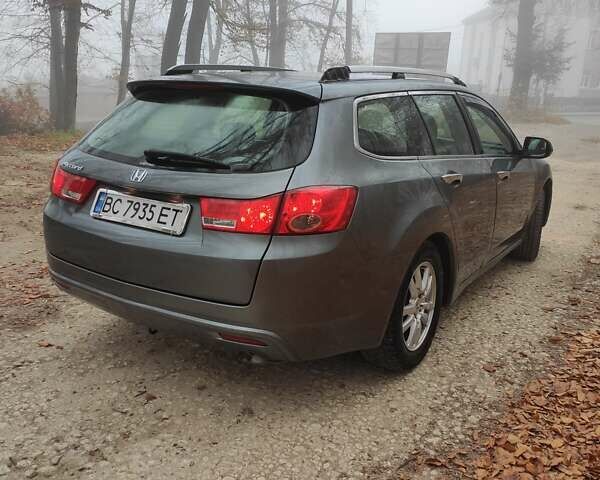 Серый Хонда Аккорд, объемом двигателя 2.2 л и пробегом 290 тыс. км за 8400 $, фото 6 на Automoto.ua