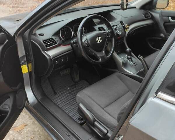 Серый Хонда Аккорд, объемом двигателя 2.2 л и пробегом 290 тыс. км за 8400 $, фото 13 на Automoto.ua