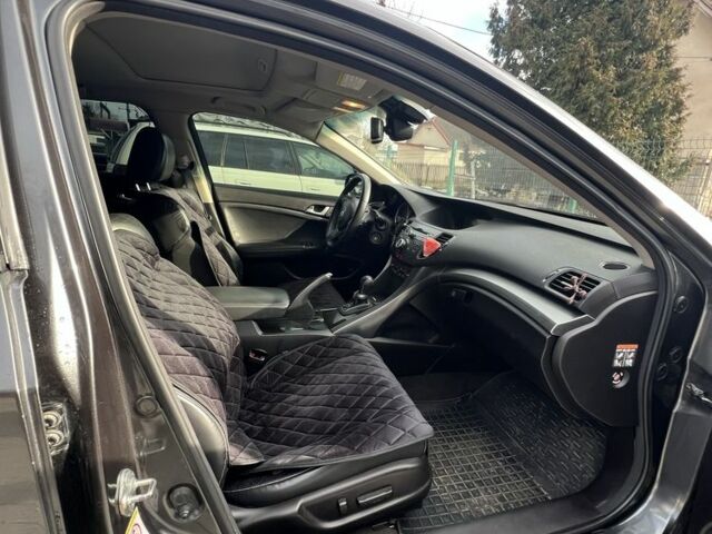 Серый Хонда Аккорд, объемом двигателя 2.4 л и пробегом 213 тыс. км за 10200 $, фото 5 на Automoto.ua