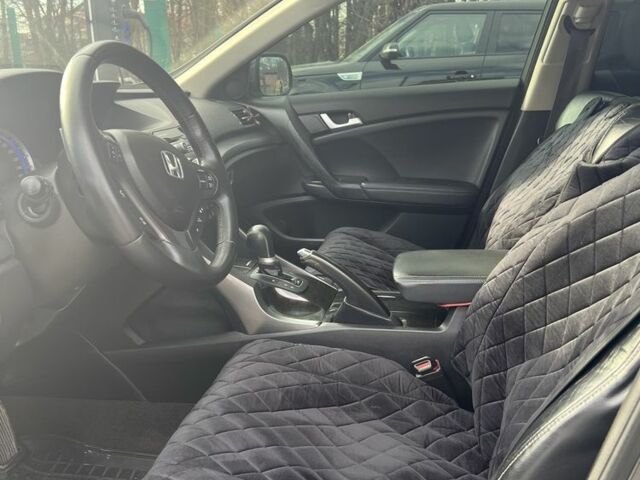 Серый Хонда Аккорд, объемом двигателя 2.4 л и пробегом 213 тыс. км за 10200 $, фото 11 на Automoto.ua