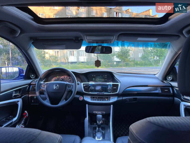 Синий Хонда Аккорд, объемом двигателя 2.4 л и пробегом 230 тыс. км за 11000 $, фото 54 на Automoto.ua