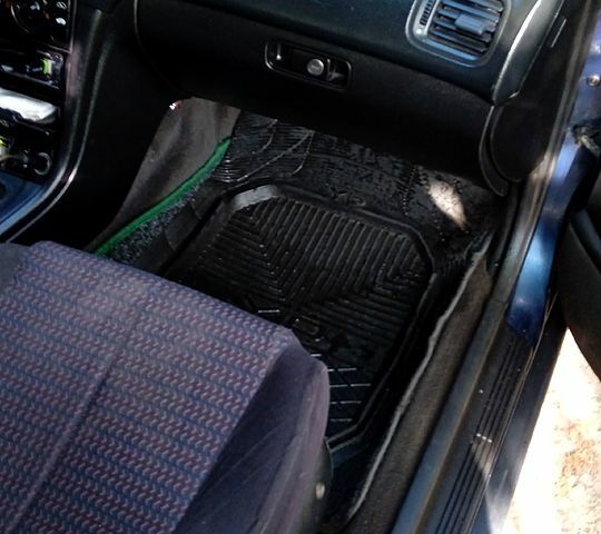 Синий Хонда Аккорд, объемом двигателя 2 л и пробегом 343 тыс. км за 3999 $, фото 12 на Automoto.ua