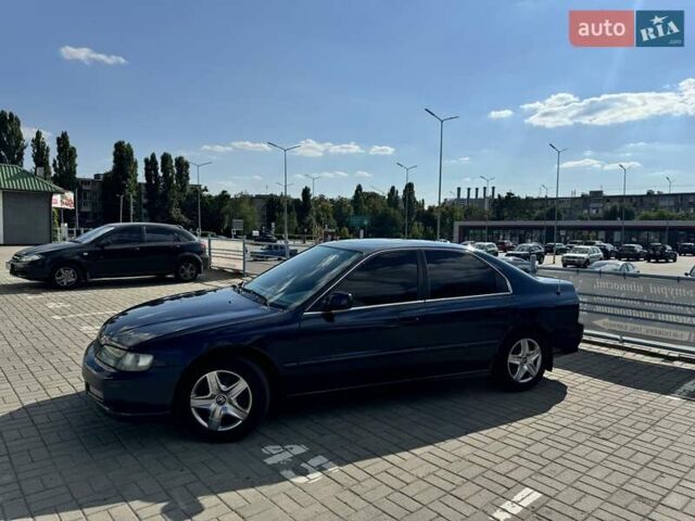 Синий Хонда Аккорд, объемом двигателя 2.2 л и пробегом 316 тыс. км за 2600 $, фото 1 на Automoto.ua