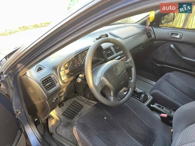 Синий Хонда Аккорд, объемом двигателя 1.85 л и пробегом 292 тыс. км за 2500 $, фото 3 на Automoto.ua