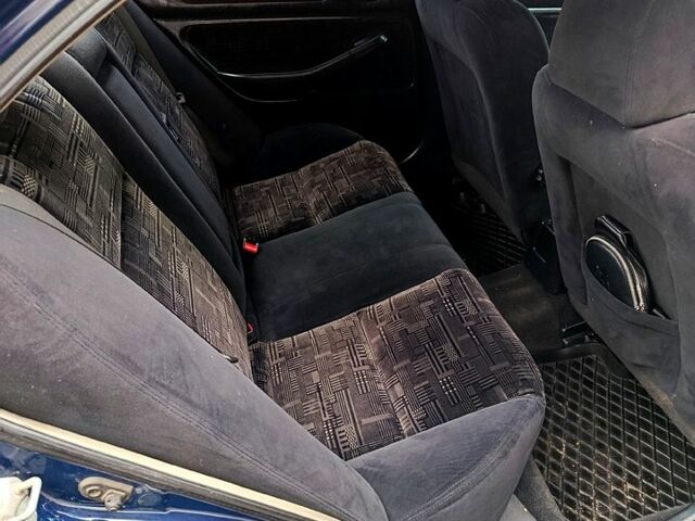 Синий Хонда Аккорд, объемом двигателя 1.9 л и пробегом 384 тыс. км за 3000 $, фото 7 на Automoto.ua