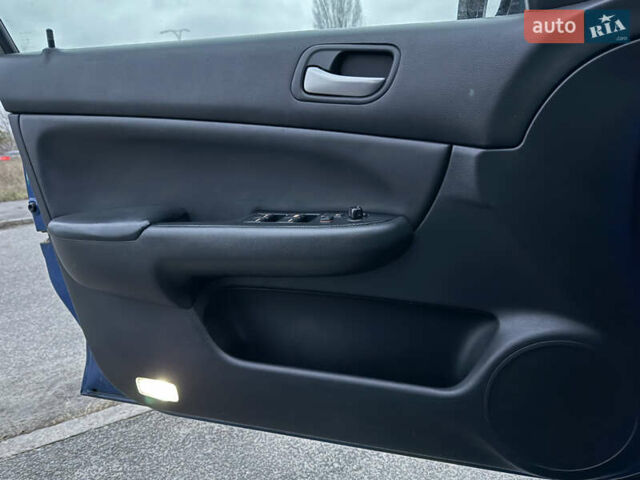 Синий Хонда Аккорд, объемом двигателя 2 л и пробегом 240 тыс. км за 6500 $, фото 25 на Automoto.ua