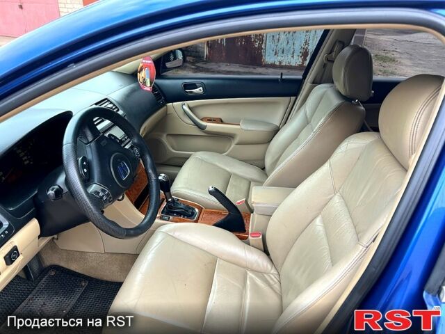Синий Хонда Аккорд, объемом двигателя 2.4 л и пробегом 320 тыс. км за 5100 $, фото 2 на Automoto.ua