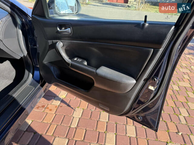 Синий Хонда Аккорд, объемом двигателя 2.35 л и пробегом 229 тыс. км за 7400 $, фото 25 на Automoto.ua