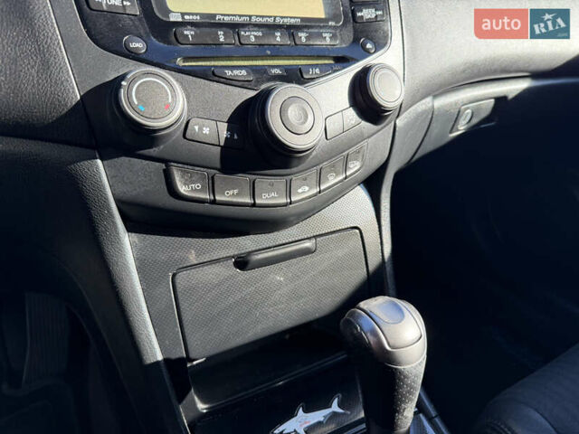 Синий Хонда Аккорд, объемом двигателя 2.35 л и пробегом 229 тыс. км за 7400 $, фото 18 на Automoto.ua